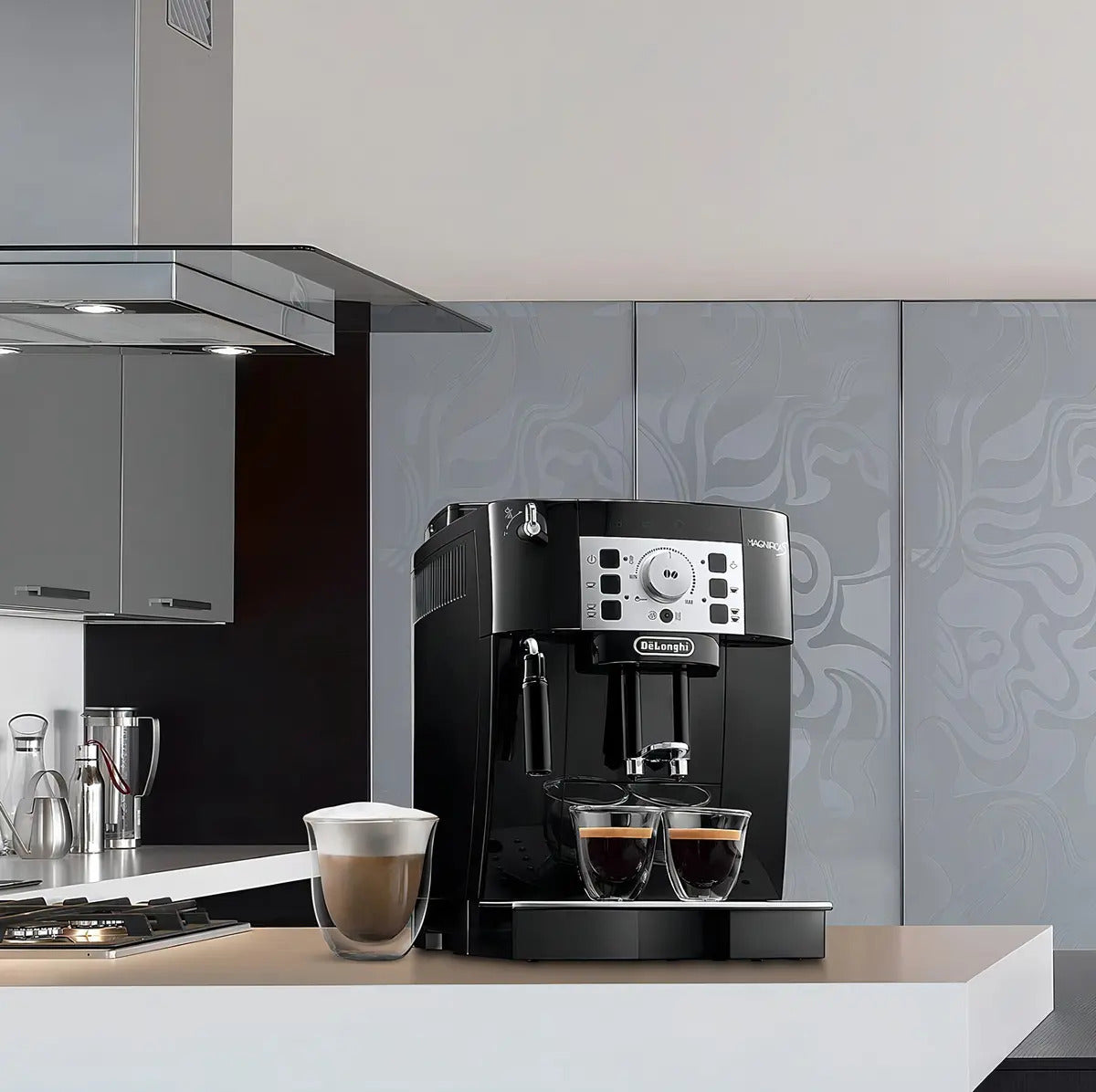 Cafeteira De'longhi Magnifica S Ecam 22.110 Super Automática Preta Expresso Preto 220v